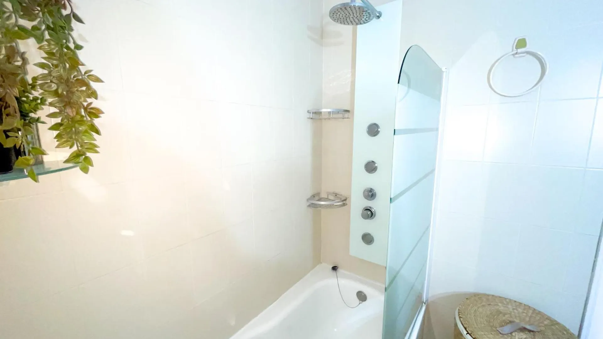 Modern Apartment With Terrace - 2 Min From The Beach Estepona 0*,